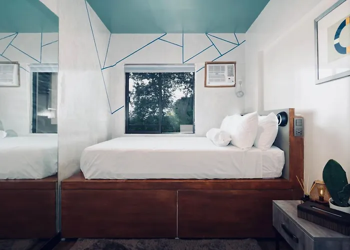 Functional Near Airport, Business Districts Holiday home *