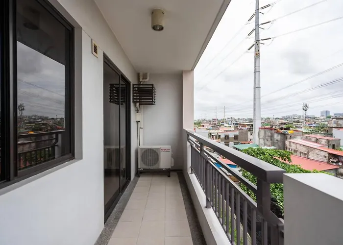Functional Near Airport, Business Districts Holiday home