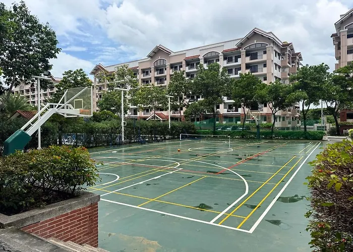 Holiday home Functional Near Airport, Business Districts