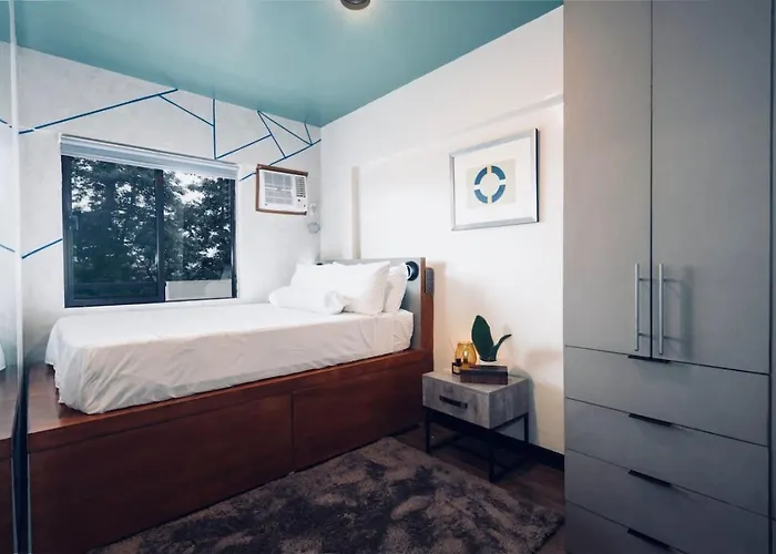 Functional Near Airport, Business Districts Holiday home