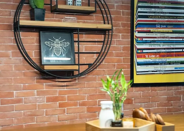 Functional Near Airport, Business Districts Holiday home *