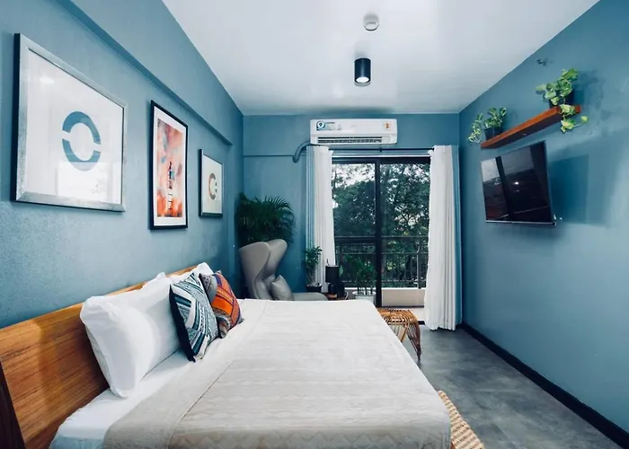 Functional Near Airport, Business Districts Holiday home